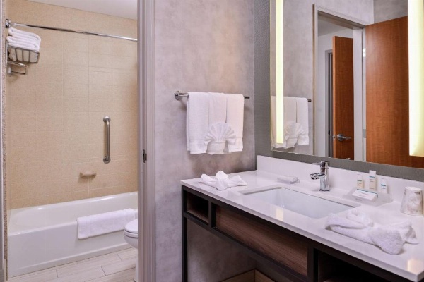 Hilton Garden Inn Bend image 27