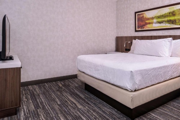 Hilton Garden Inn Bend image 31