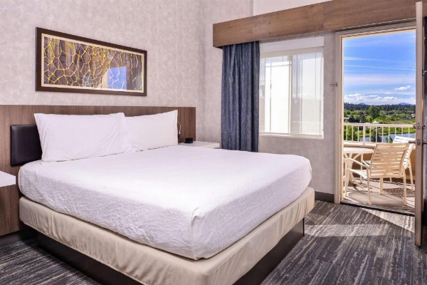 Hilton Garden Inn Bend image 34